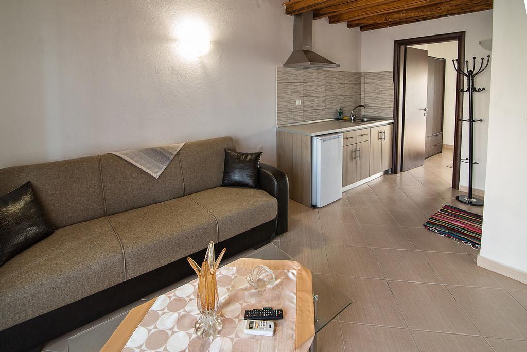 Theano Apartments Sarti Ngoại thất bức ảnh